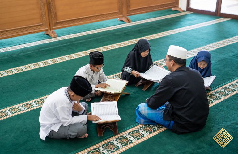 Curabitur placerat massa sit amet dui lobortis cursus